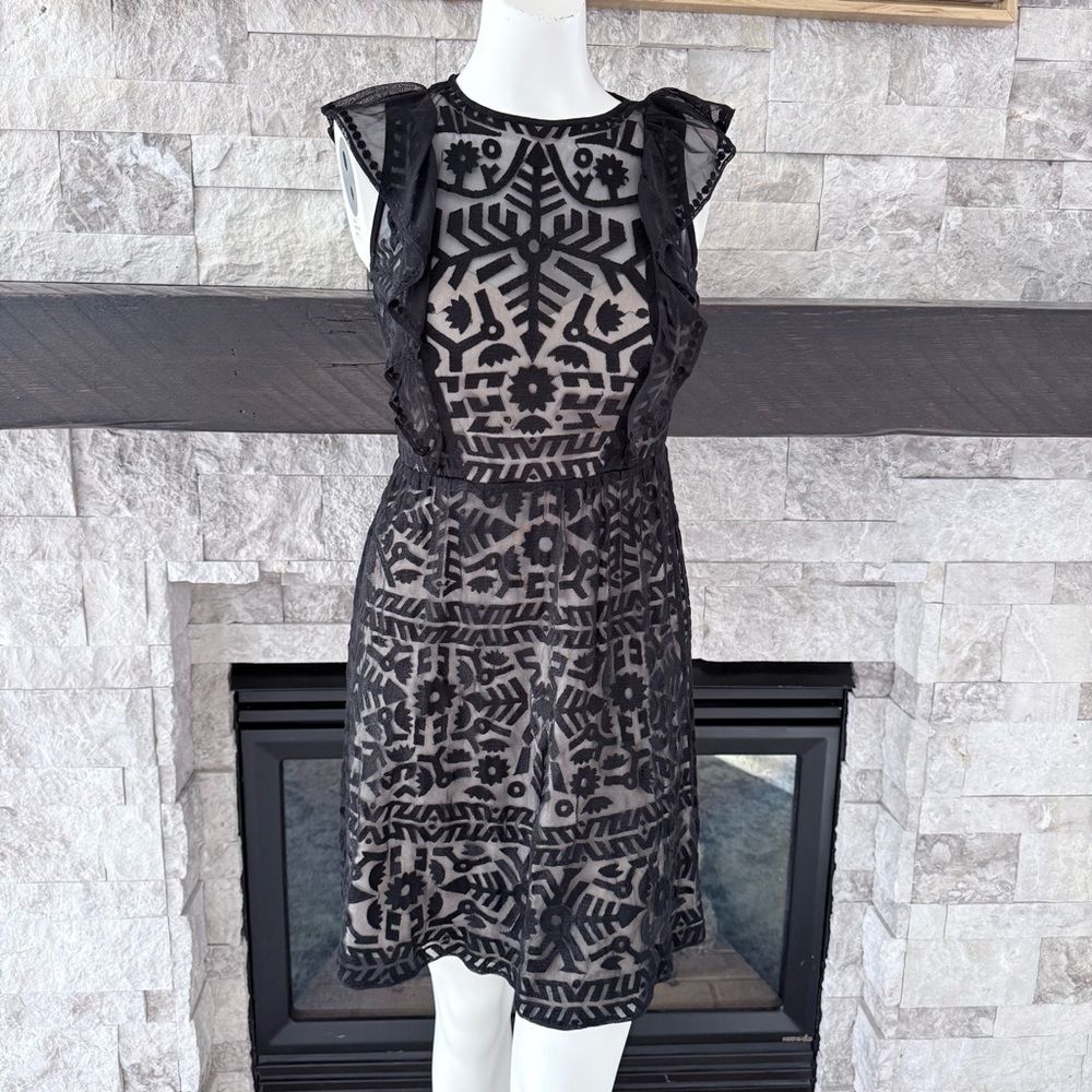 Parker Black Embroidered Mesh Illusion Cocktail Dress M - Picture 6 of 9